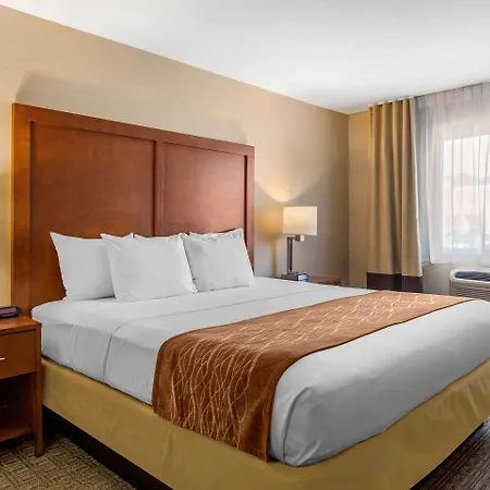 Comfort Inn & Suites Murrieta Temecula Wine Country Exterior photo