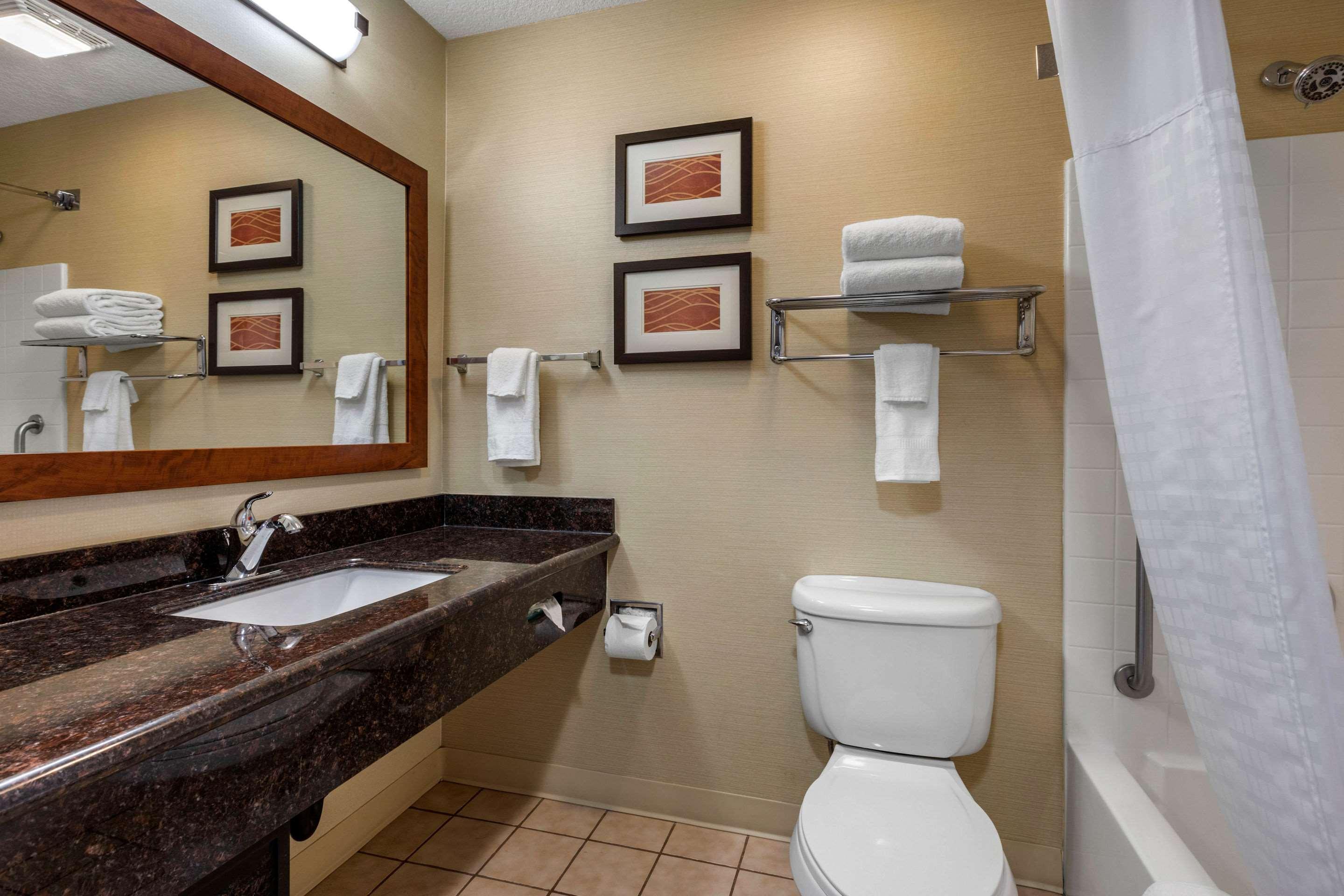 Comfort & Temecula Wine Country 3*