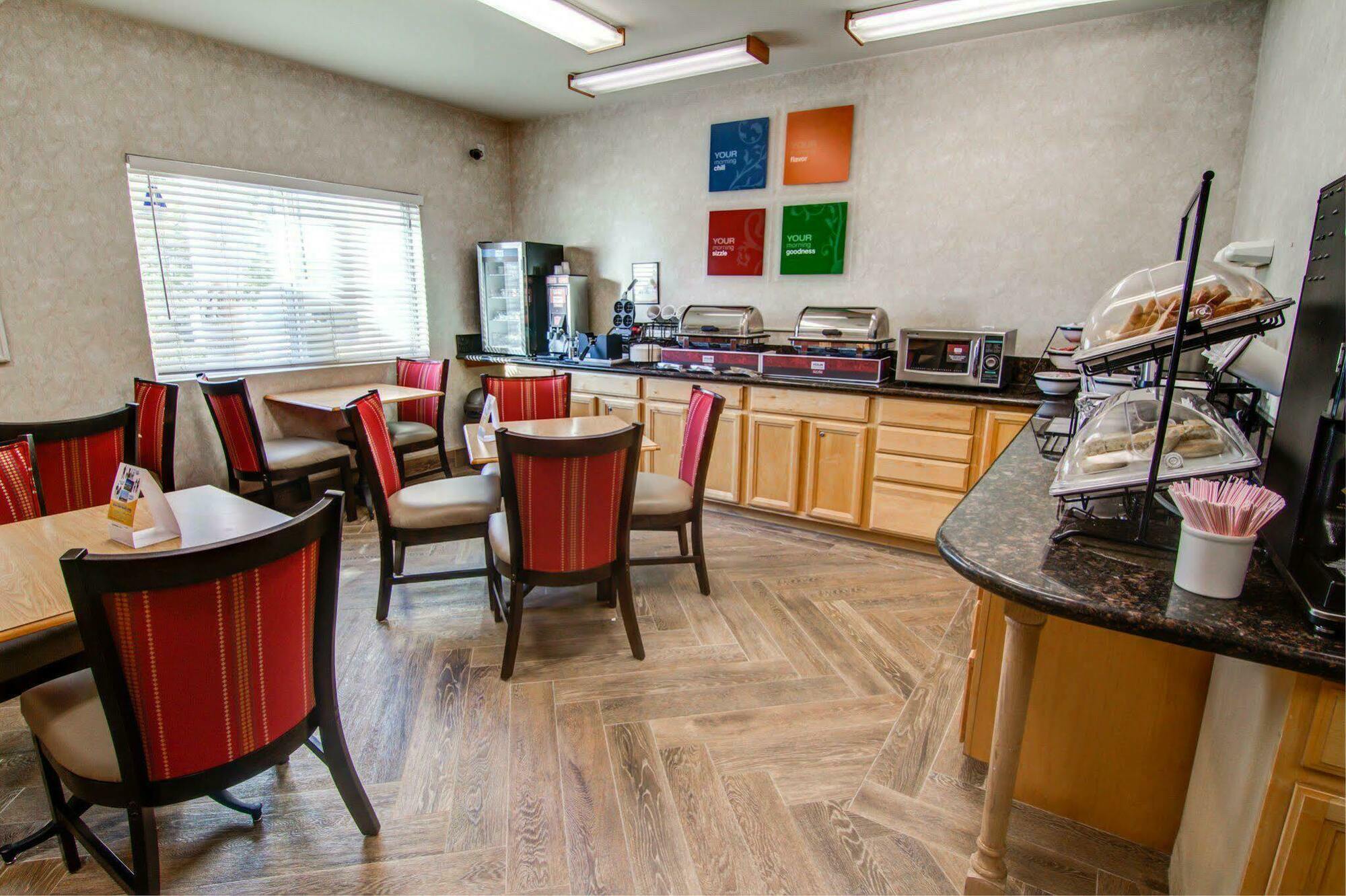 Comfort & Temecula Wine Country Hotel 3*